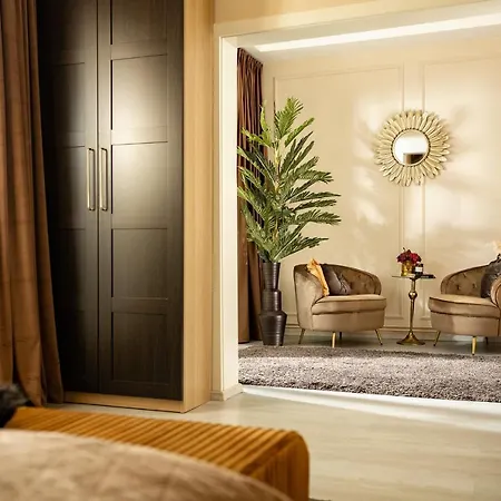 Qult - The Aristocrat Apartment Bucharest
