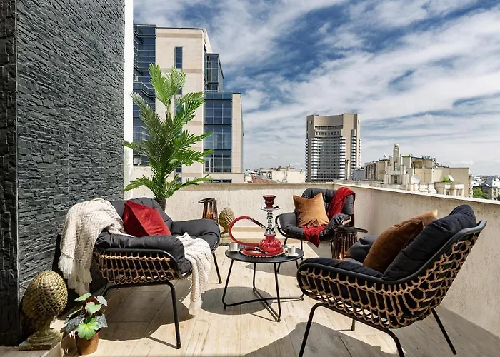 Qult - The Aristocrat Apartamento