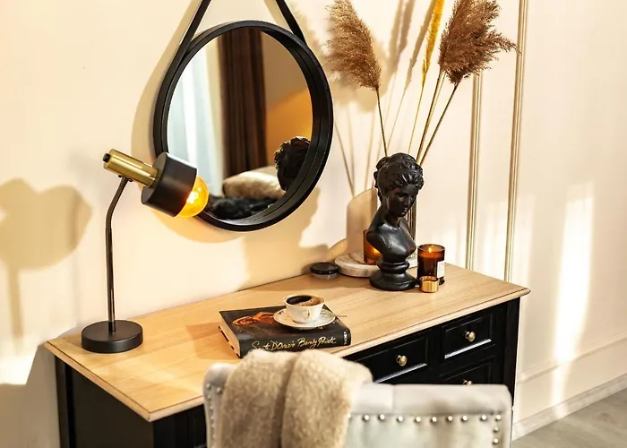 Qult - The Aristocrat Bucareste