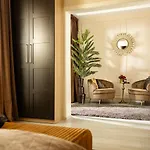 Qult - The Aristocrat Apartment Bucharest