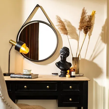Apartamento Qult - The Aristocrat Bucarest