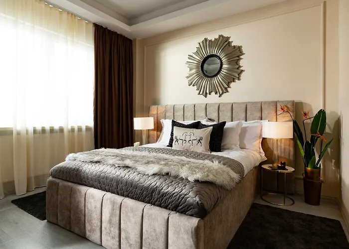 Qult - The Aristocrat Apartment