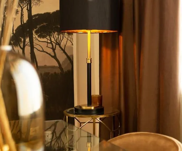 Apartment Qult - The Aristocrat Bukarest