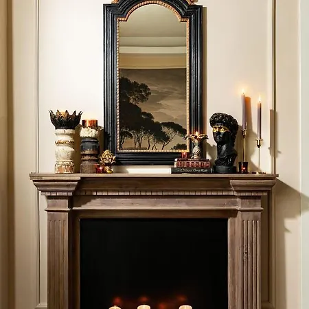 Qult - The Aristocrat * Bukurešť