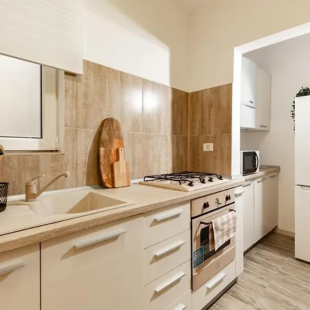 Qult - The Aristocrat * Bukurešť