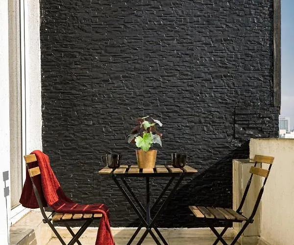 Qult - The Aristocrat Bucharest