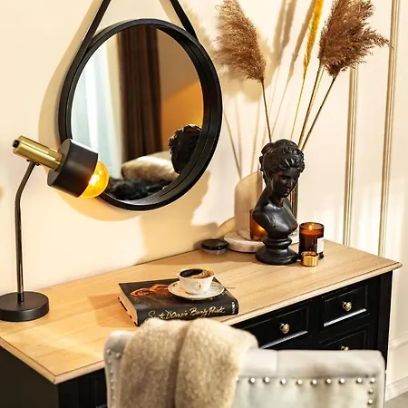 Qult - The Aristocrat 부쿠레슈티