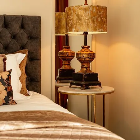 Qult - The Aristocrat * 부쿠레슈티