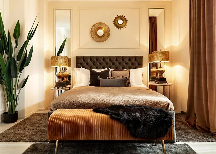 Qult - The Aristocrat Bukarest