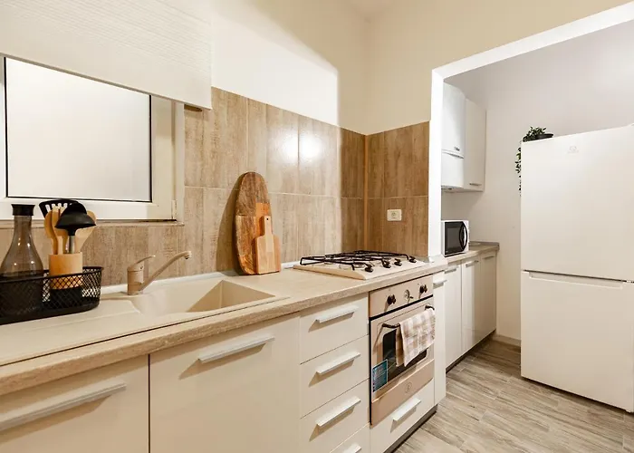 Qult - The Aristocrat * Bukarest